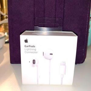 Apple lightning connector box